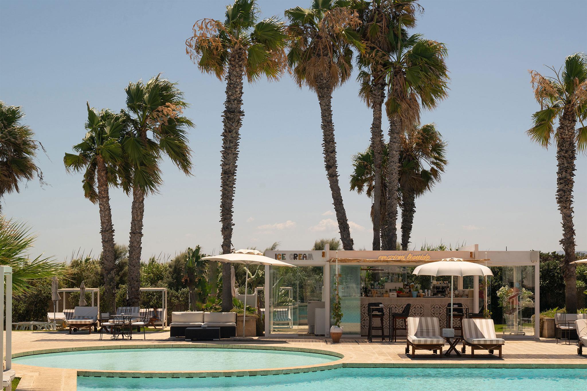 Botanico Pool Bar